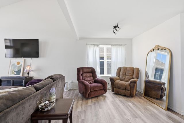 406 W Walton Avenue, Carl Junction, MO 64834