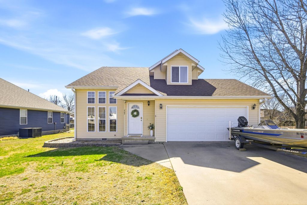 406 W Walton Avenue, Carl Junction, MO 64834