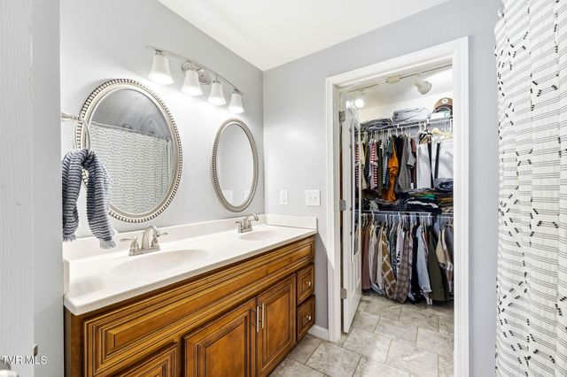 2401 Huffine Circle, Johnson City, TN 37604