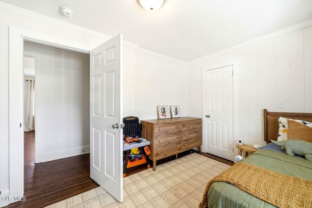 2401 Huffine Circle, Johnson City, TN 37604