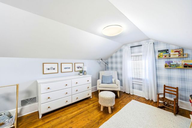 2401 Huffine Circle, Johnson City, TN 37604