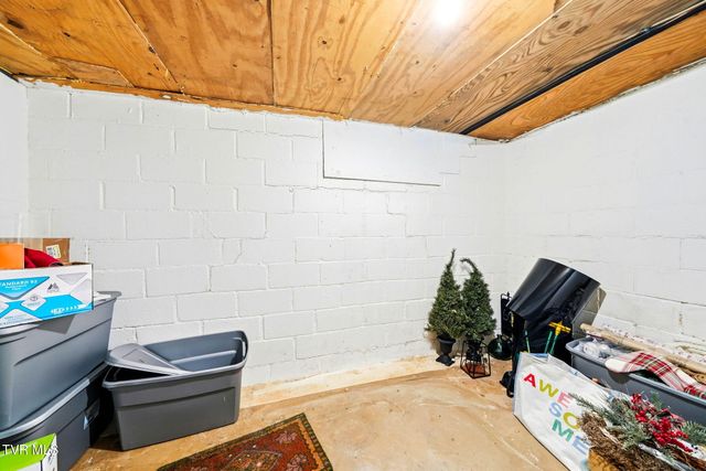 2401 Huffine Circle, Johnson City, TN 37604