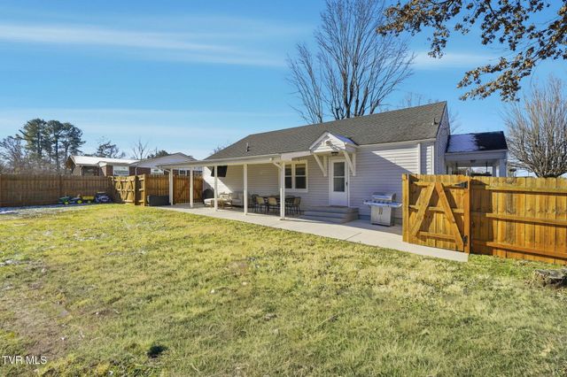 2401 Huffine Circle, Johnson City, TN 37604