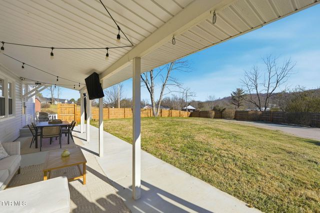 2401 Huffine Circle, Johnson City, TN 37604