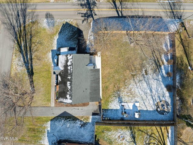 2401 Huffine Circle, Johnson City, TN 37604