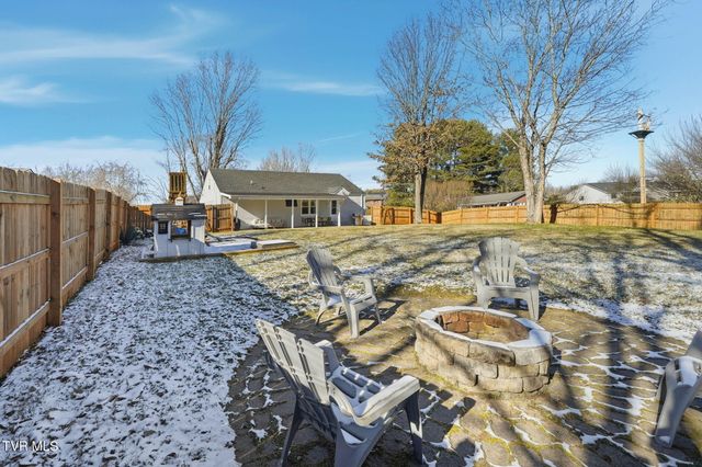 2401 Huffine Circle, Johnson City, TN 37604