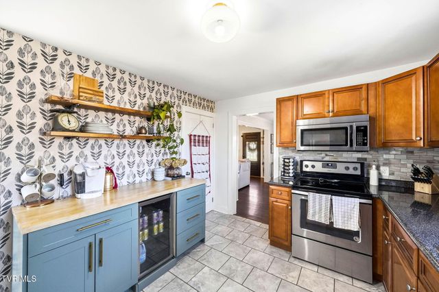 2401 Huffine Circle, Johnson City, TN 37604