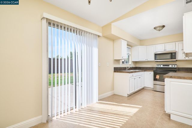 2018 Southwood Dr, Vacaville, CA 95687