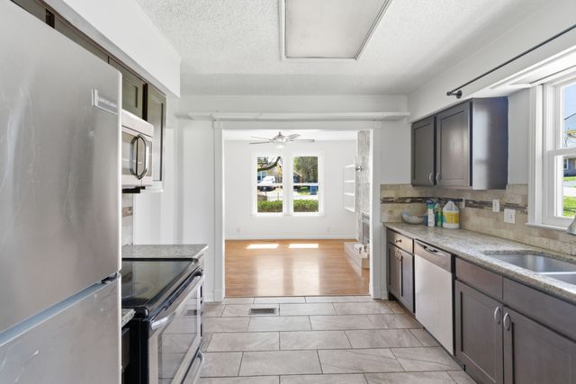 153 Cline Ave, Hendersonville, TN 37075