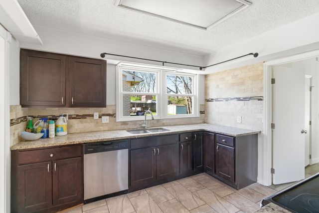 153 Cline Ave, Hendersonville, TN 37075