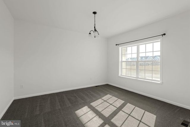 586 STOCKDALE DR, Lancaster, PA 17601