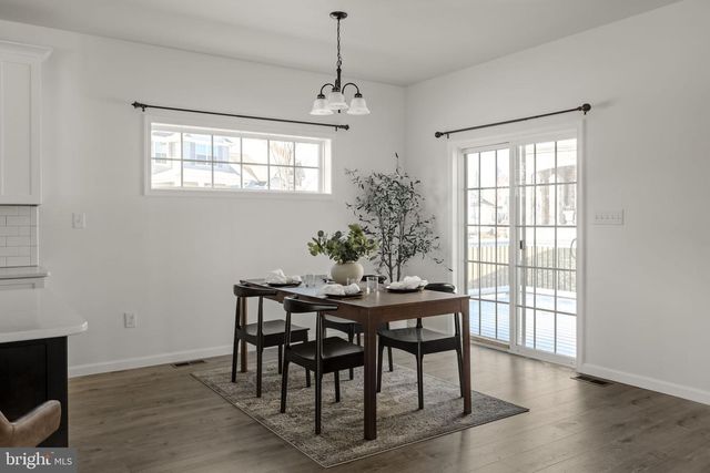 586 STOCKDALE DR, Lancaster, PA 17601