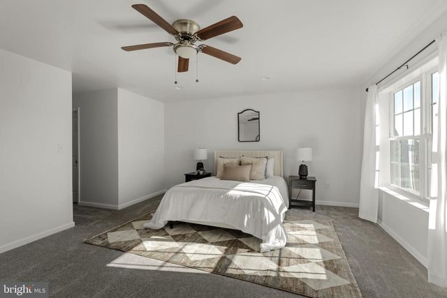 586 STOCKDALE DR, Lancaster, PA 17601