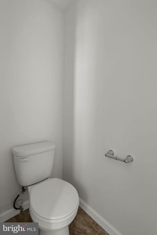 586 STOCKDALE DR, Lancaster, PA 17601