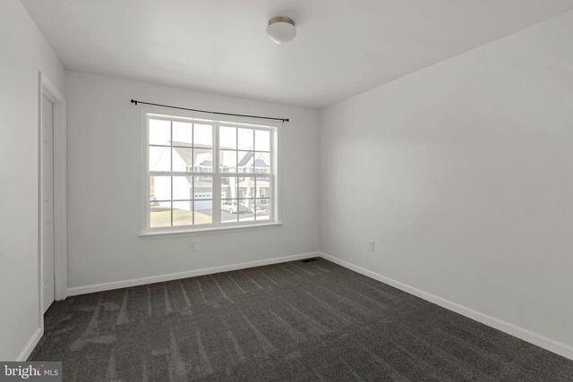 586 STOCKDALE DR, Lancaster, PA 17601