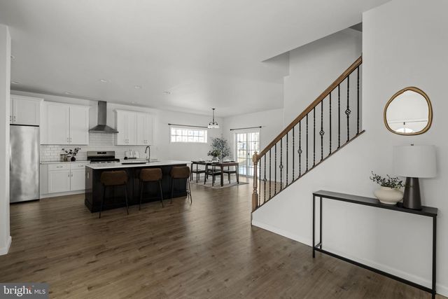 586 STOCKDALE DR, Lancaster, PA 17601