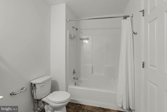 586 STOCKDALE DR, Lancaster, PA 17601