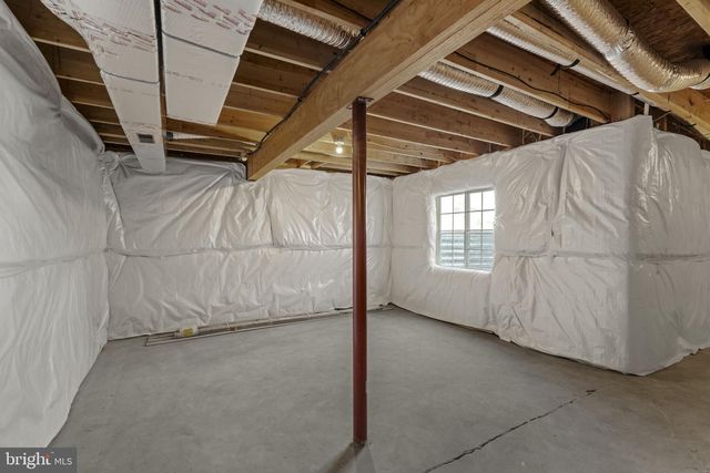 586 STOCKDALE DR, Lancaster, PA 17601