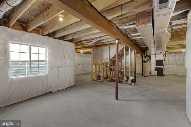 586 STOCKDALE DR, Lancaster, PA 17601