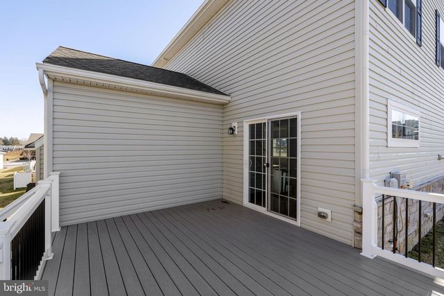 586 STOCKDALE DR, Lancaster, PA 17601