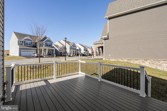 586 STOCKDALE DR, Lancaster, PA 17601