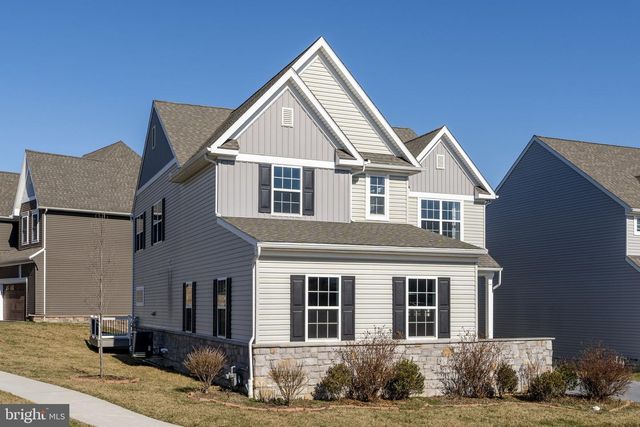 586 STOCKDALE DR, Lancaster, PA 17601