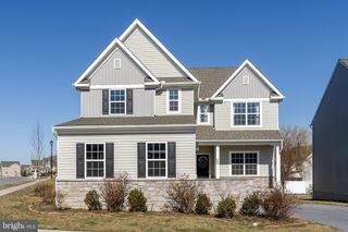 586 STOCKDALE DR, Lancaster, PA 17601