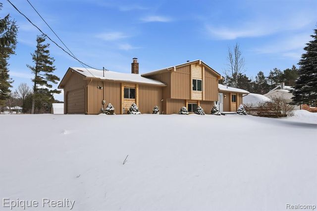1365 Thistleridge Drive, Holly, MI 48442
