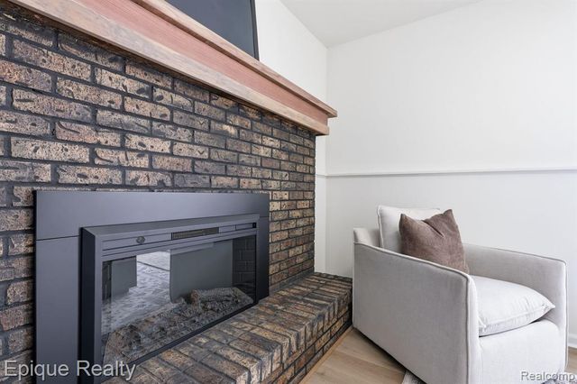 1365 Thistleridge Drive, Holly, MI 48442