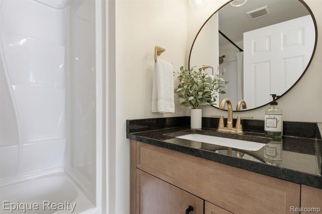 1365 Thistleridge Drive, Holly, MI 48442