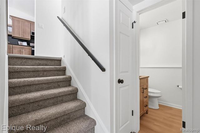 1365 Thistleridge Drive, Holly, MI 48442