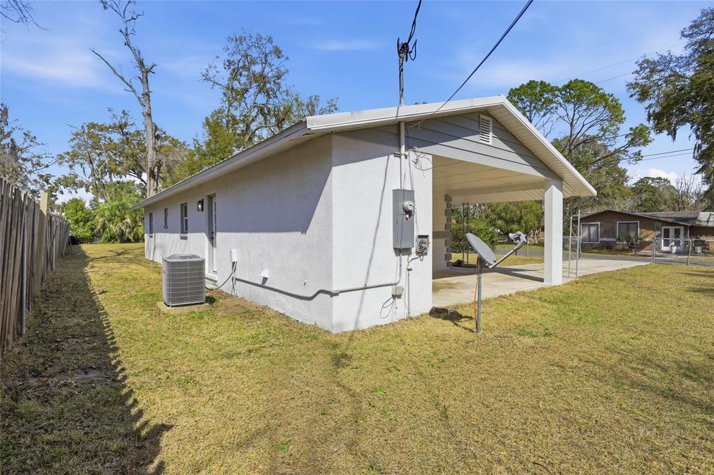 Image 27 of property listing at 710 NW 253RD STREET, Newberry, FL 32669