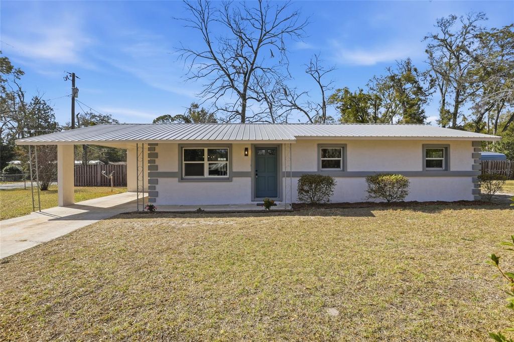 Image 4 of property listing at 710 NW 253RD STREET, Newberry, FL 32669