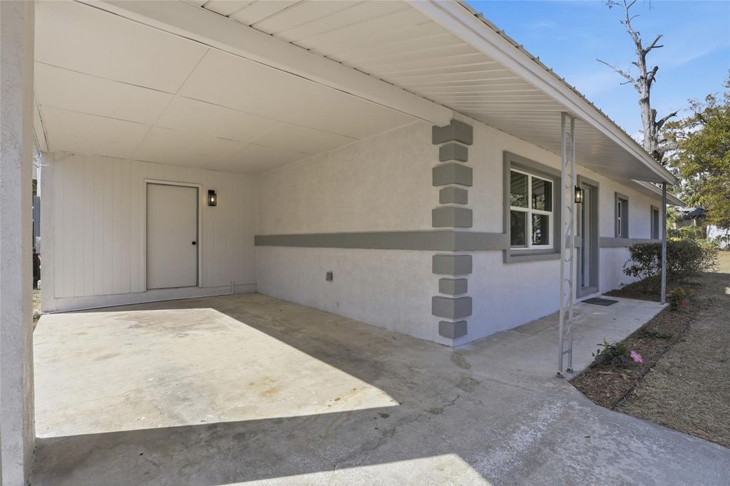 Image 5 of property listing at 710 NW 253RD STREET, Newberry, FL 32669