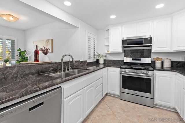 1418 Camino Zalce, San Diego, CA 92111