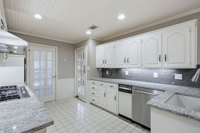 236 Canyon Valley Drive, Richardson, TX 75080