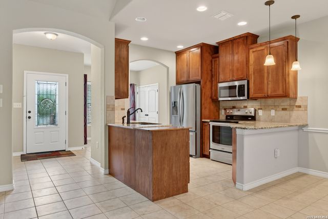 1069 Eagle Flight, Canyon Lake, TX 78133