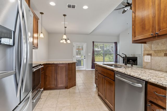1069 Eagle Flight, Canyon Lake, TX 78133