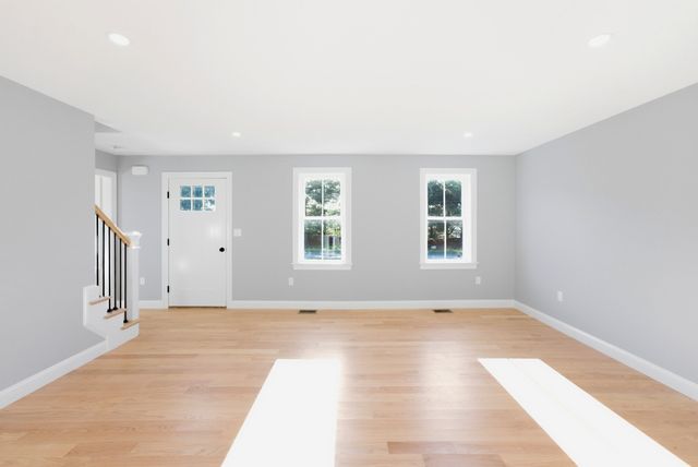 158 Plain St, Bridgewater, MA 02324