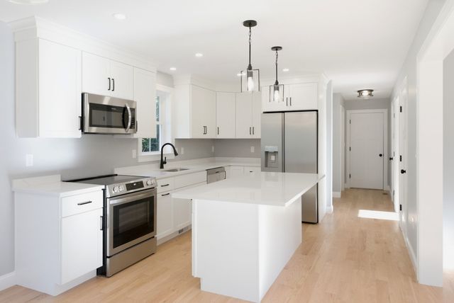 158 Plain St, Bridgewater, MA 02324