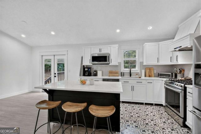 1042 Braddock Circle, Woodstock, GA 30189