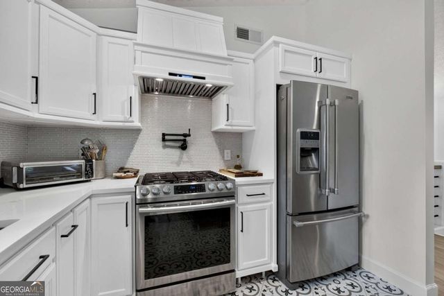 1042 Braddock Circle, Woodstock, GA 30189