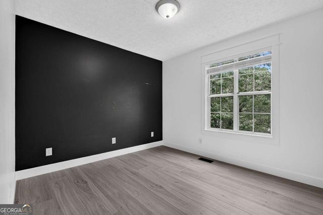 1042 Braddock Circle, Woodstock, GA 30189