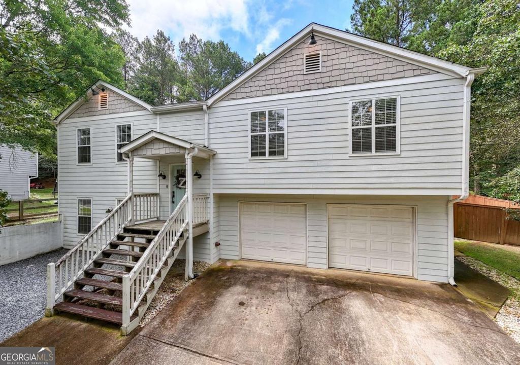 1042 Braddock Circle, Woodstock, GA 30189