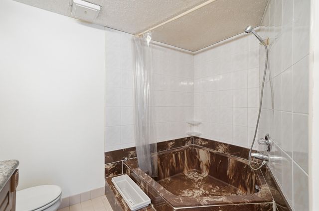 20615 NE 7th Court, Miami, FL 33179