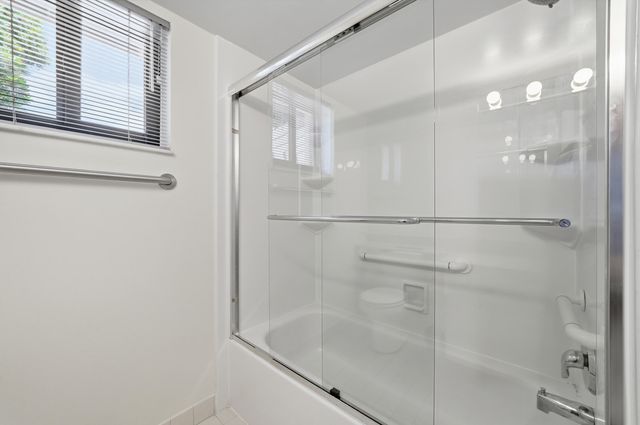 20615 NE 7th Court, Miami, FL 33179