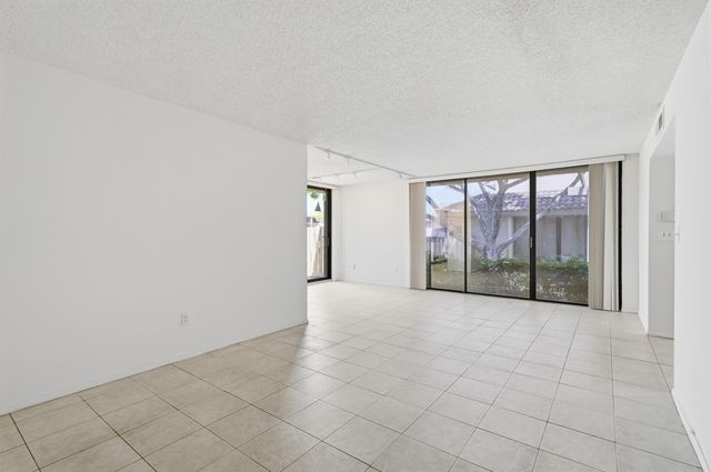 20615 NE 7th Court, Miami, FL 33179