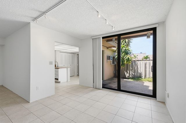 20615 NE 7th Court, Miami, FL 33179