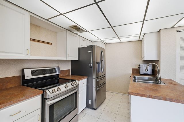 20615 NE 7th Court, Miami, FL 33179