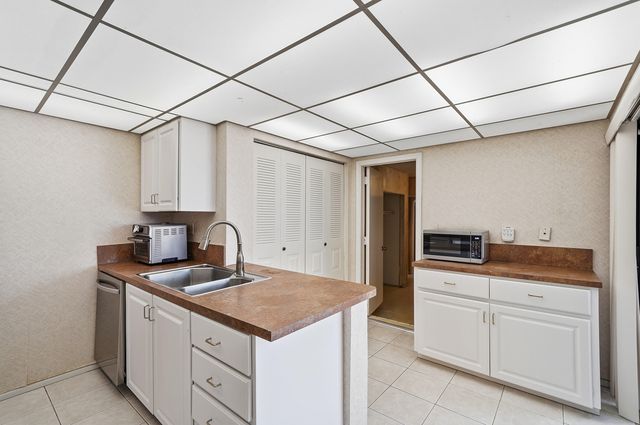 20615 NE 7th Court, Miami, FL 33179